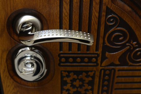 Входная дверь Мирамаре